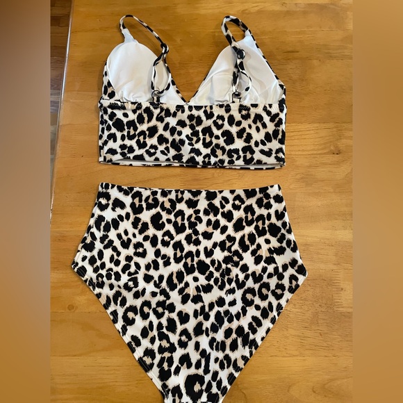 2pc Cheetah V-Neck Cropped Tankini & Matching High Waisted Bottoms - Small - Picture 6 of 6